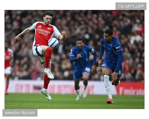 以足球踹出去为中心探讨力量技巧与比赛场景表现的全方位深度解析